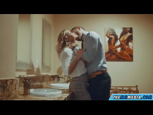 ❤️ Kui rinnakas blondiin võrgutab sind avalikus tualettruumis ️ Pornovideo at us et.tubsexer-porn.ru ❌️❤